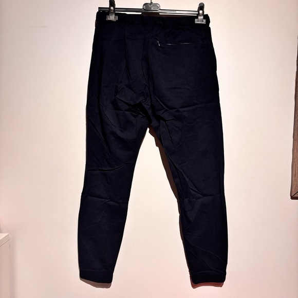 Uniqlo Stretchy Chino Pants Navy Blue - Picture 3 of 9